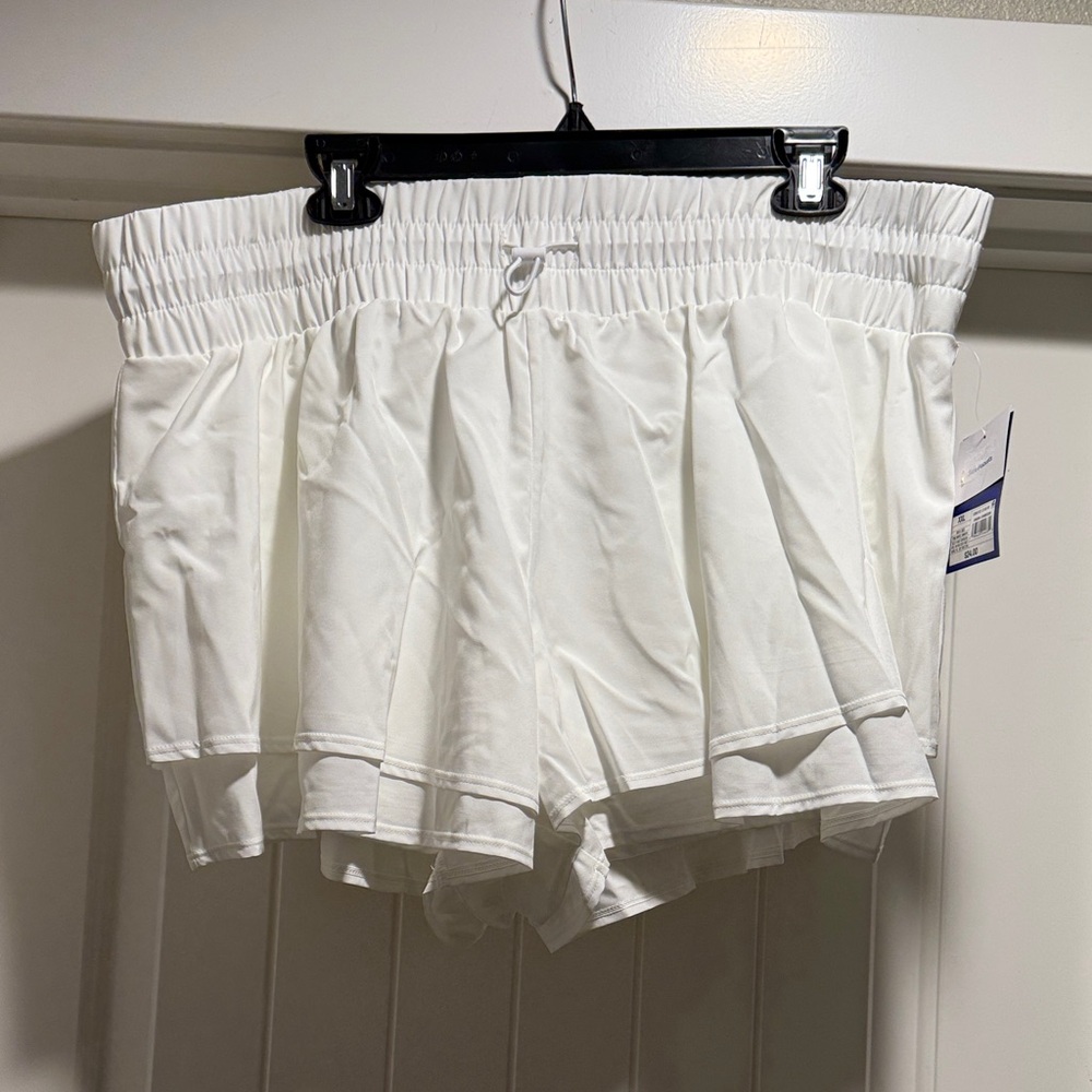 White Women's High Waisted Shorts